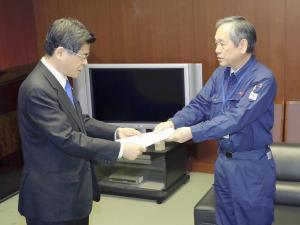 熊本副知事、国交相にライフライン復旧など要望 2016年04月25日 11時33分