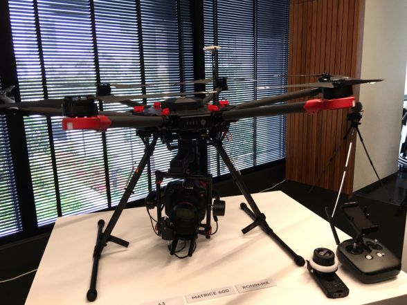 数センチの位置調整も可能な空撮用ドローン「Matrice 600」が登場