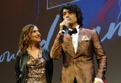 斎藤工、イタリア女性もメロメロに!伊映画祭で写真攻め