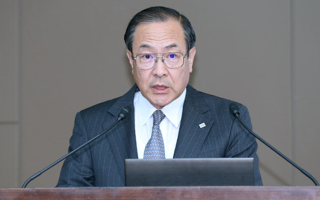 赤字４７００億円に圧縮 医療子会社売却で補う