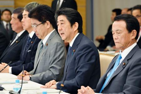 保育士給与、２％増を表明＝介護士も月１万円引き上げへ－安倍首相