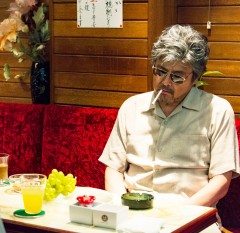 三浦友和、家族崩壊に導く“最悪の父親役”『葛城事件』映像