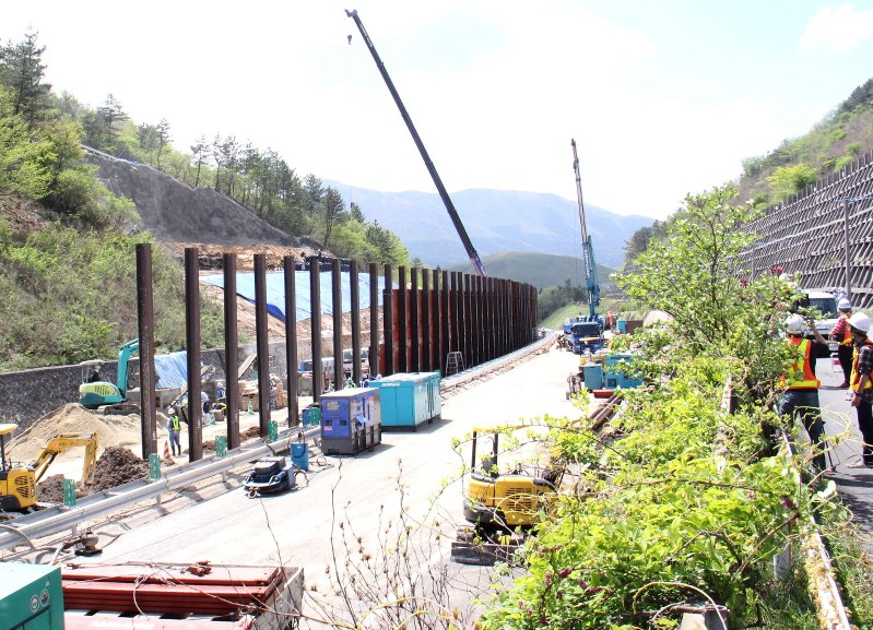 九州自動車道、29日に全線復旧へ 大分道はＧＷ明け