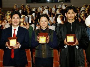 阿部サダヲ「瑛太は最高の相方」と絶賛!羽生結弦選手との共演を語る