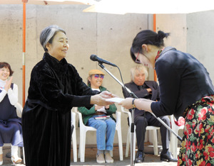 樹木希林さん 若者に手紙…無言館で成人式 2016年04月30日