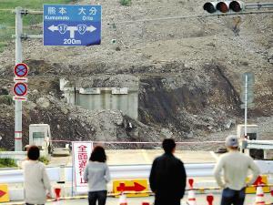 大学生捜索いったん中止、農林水産被害１千億超