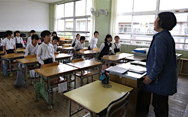 被災３４校が半月ぶりに再開、依然１８８校休校 2016年05月02日 13時16分