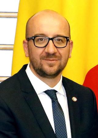 同時多発テロ現場で献花＝安倍首相「世界の国々と連携」－ベルギー訪問