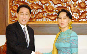 スー・チー氏「次回ぜひ日本で」 岸田外相と会談で意欲